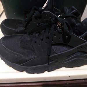 Men's size 9 Huraches